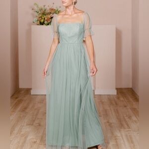 Revelry Maeve Tulle Sage Green Dress Size 0 Front Slit Maxi  Square Neckline